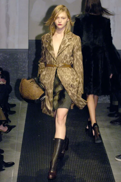 Look 27